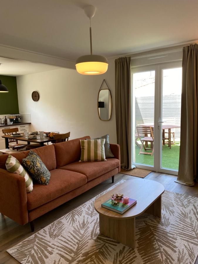 Le Cinquieme Villa Bressuire Exteriör bild